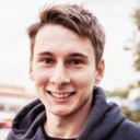 之前玩《Valorant》美服延迟都在 200ms 以上，用了 QuickQ 直接降到 65ms，团战再也不卡顿，客服还专门帮我调试了电竞模式。